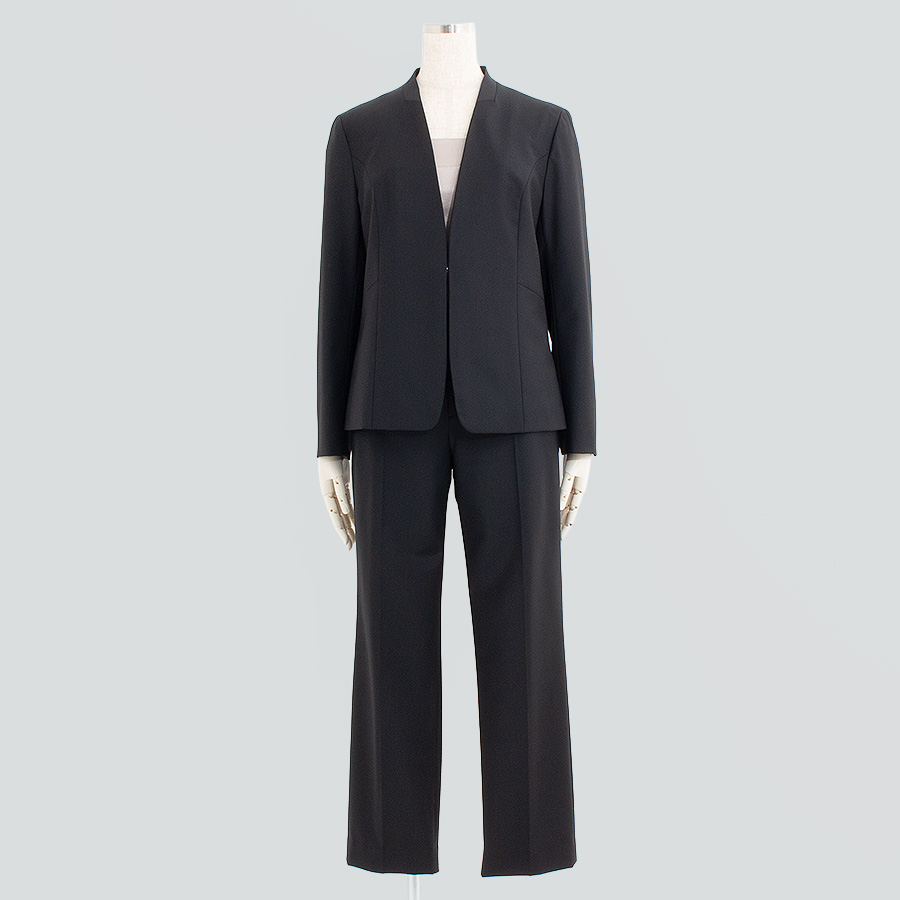 ノーカラージャケット＆テーパードパンツ