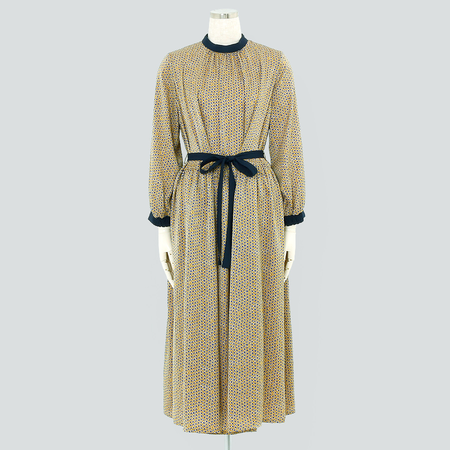 変形ドット柄ワンピース