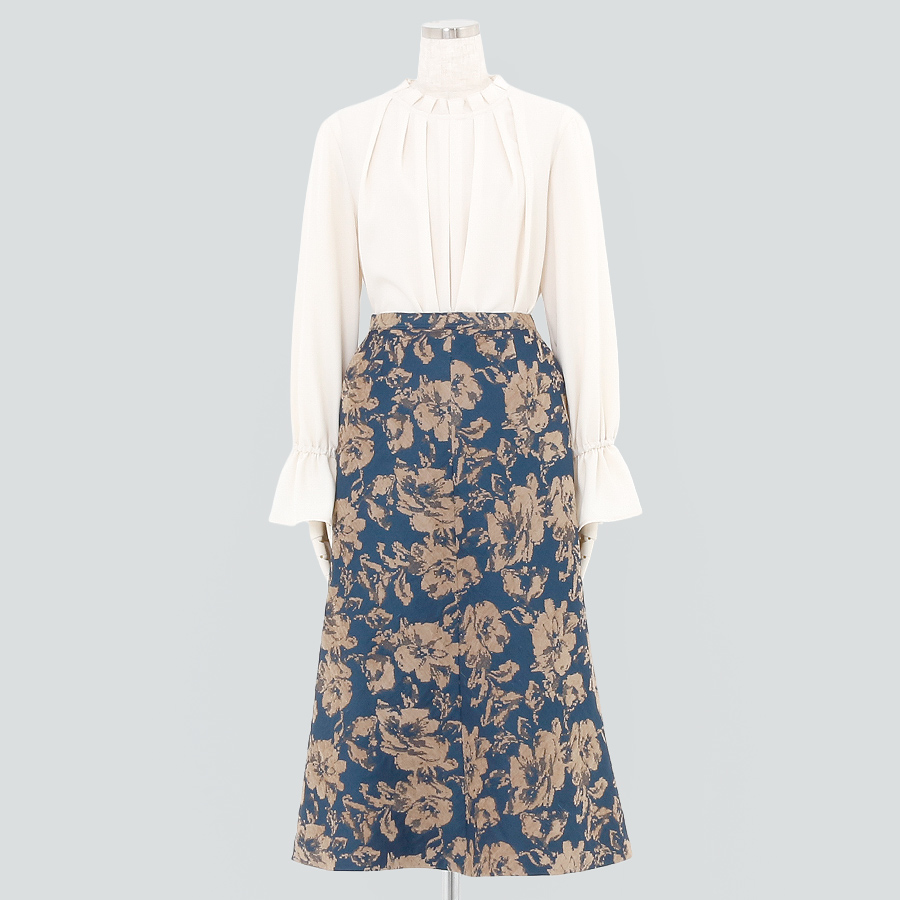 ブラウス＆ジャガードスカート