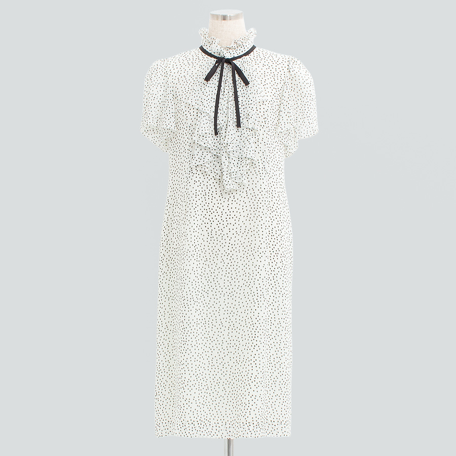 ドット柄フリルネックワンピース