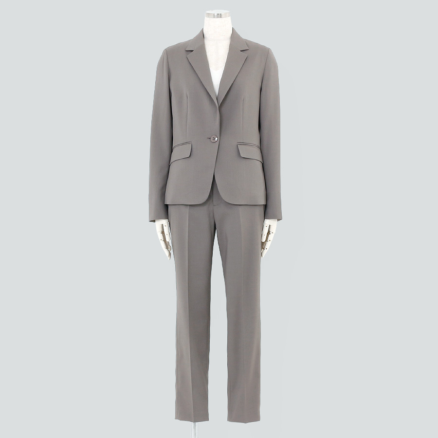 テーラードジャケットパンツスーツ