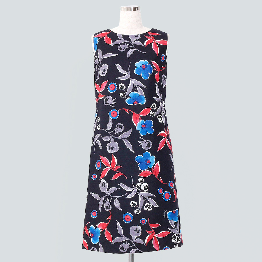 花柄ワンピース